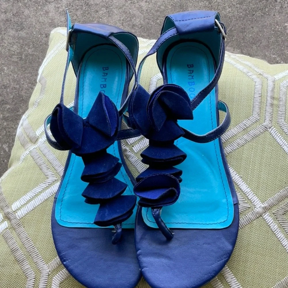 Bamboo brand. Sz 8  Royal blue color - Picture 3 of 3